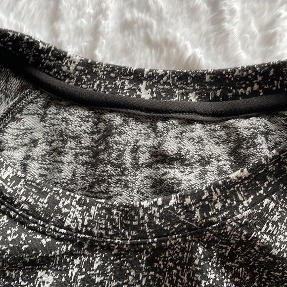 Lululemon Long Sleeve Shirt Size 4 - Picture 6 of 7